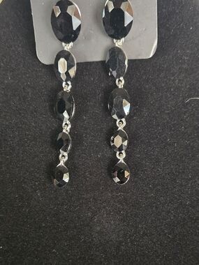 NWT Elegant Black Faceted Drop Earrings - Brand: